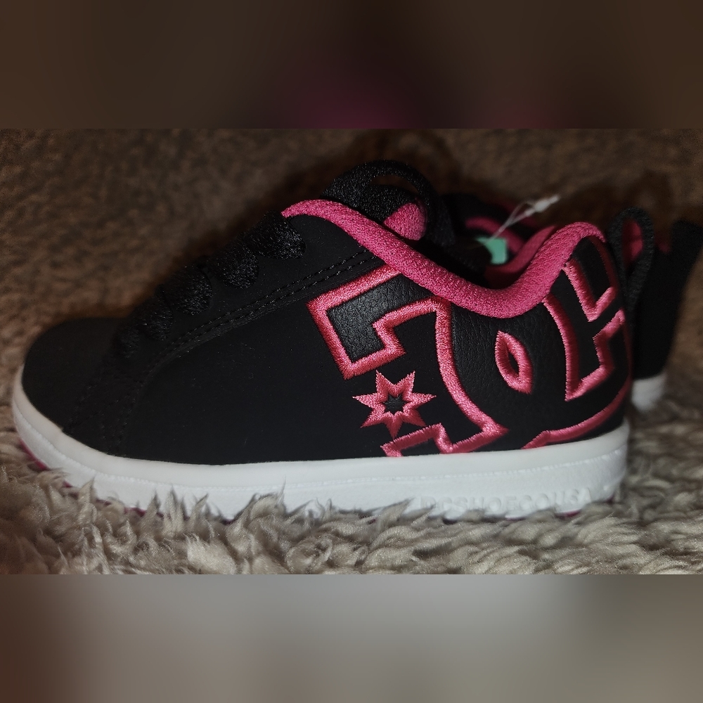 DC KIDS COURT GRAFFIK SHOES - Kids Size 12